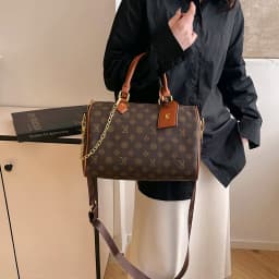 Trendy Design Letter Logo Minimalist Diaper Bags Ladies Luxury Brand Leather Commuter Bag Elegant Crossbody