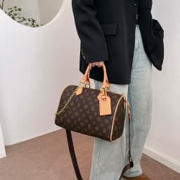 Trendy Design Letter Logo Minimalist Diaper Bags Ladies Luxury Brand Leather Commuter Bag Elegant Crossbody