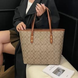 Fashionable Textured Retro Diaper Bag For Women Trendy Crossbody Handbag Luxury Designer Leather Elegant Shoulder Tote Large