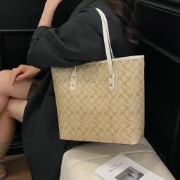 Fashionable Textured Retro Diaper Bag For Women Trendy Crossbody Handbag Luxury Designer Leather Elegant Shoulder Tote Large