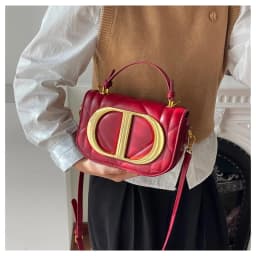 Luxury women's chain shoulder bag, classic designer leather crossbody bag, elegant and trendy style handbag