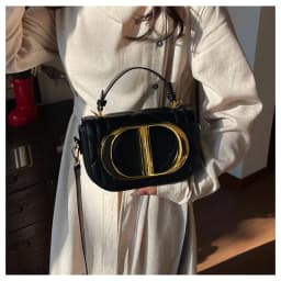 Luxury women's chain shoulder bag, classic designer leather crossbody bag, elegant and trendy style handbag