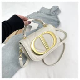 Luxury women's chain shoulder bag, classic designer leather crossbody bag, elegant and trendy style handbag