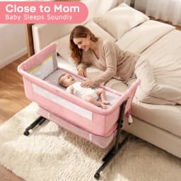 Baby Bedside Bassinet, Height‑Adjustable Co‑Sleeper Bedside Crib with Mosquito Canopy, Sturdy I‑Shape Frame Portable Baby Bassinet with Storage Pocket & Lockable Wheels for Newborn Infant, 3‑Color Available Pink / Light Gray / Dark Gray