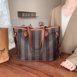 Luxury Designer Diaper Bags Women's Elegant Crossbody Bag Minimalist Fashionable Shoulder Bag Simple Leather Large Capacity