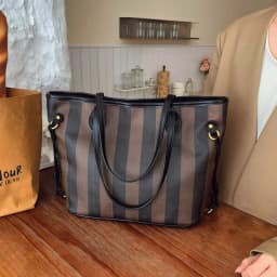 Luxury Designer Diaper Bags Women's Elegant Crossbody Bag Minimalist Fashionable Shoulder Bag Simple Leather Large Capacity