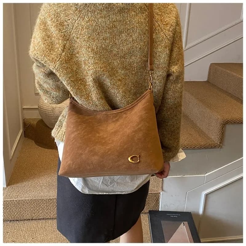 2026 Spring Trend Women's Zippered Hobo Bag Sleek and Practical for Casual Outings