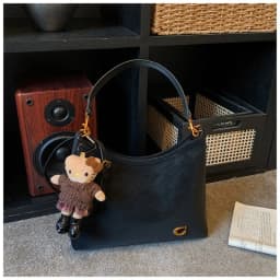 2026 Spring Trend Women's Zippered Hobo Bag Sleek and Practical for Casual Outings
