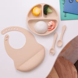 4PCS Baby Silicone Feeding Set With Suction Plate BPA Free Solid Color Waterproof Bib Portable Spoon Fork Children's Tableware