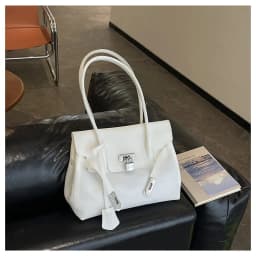 High-End Minimalist Leather Diaper Bag: Elegant Crossbody Handbag For Women With Designer Logo And Large Capacity Vintage Tote