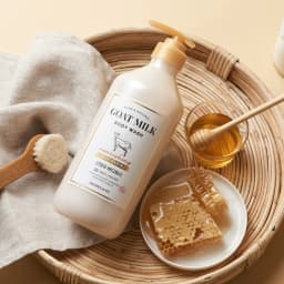 Showermate Goat's Milk Body Wash 800ml Original 2Pcs + Manuka Honey 2Pcs + Goat's Milk Mint Soap 90Gx4Pcs Additional Configuration