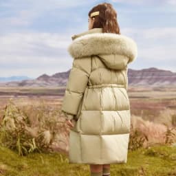2025 New Winter Girls Jackets Kids Thickened Warm Down Coats Children's Fur Collar Hooded Outerwear Teenager Long Overcoat
