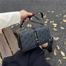 Luxury trendy women's crossbody bag, high-quality handheld fashionable shoulder bag inspired by Parisian designer