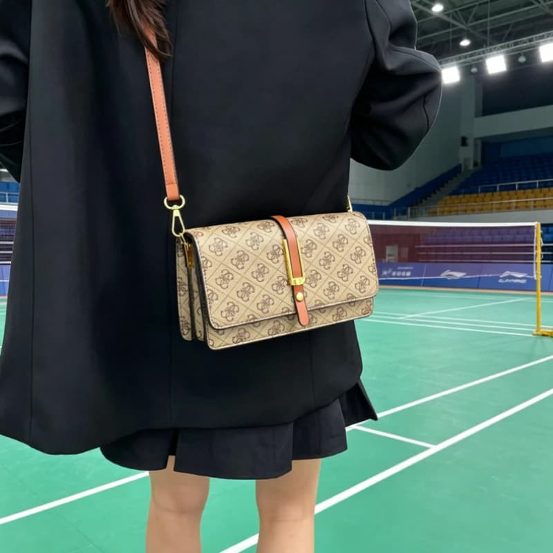 Luxury trendy women's crossbody bag, high-quality handheld fashionable shoulder bag inspired by Parisian designer
