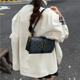 Luxury trendy women's crossbody bag, high-quality handheld fashionable shoulder bag inspired by Parisian designer