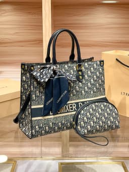 Luxury Brand Designer Diaper Bag Elegant Minimalist Leather Tote For Women Large Capacity Stylish Crossbody Shoulder Bag
