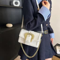 New casual travel shoulder bag, elegant and fashionable handbag, outdoor trendy women's chain strap crossbody bag