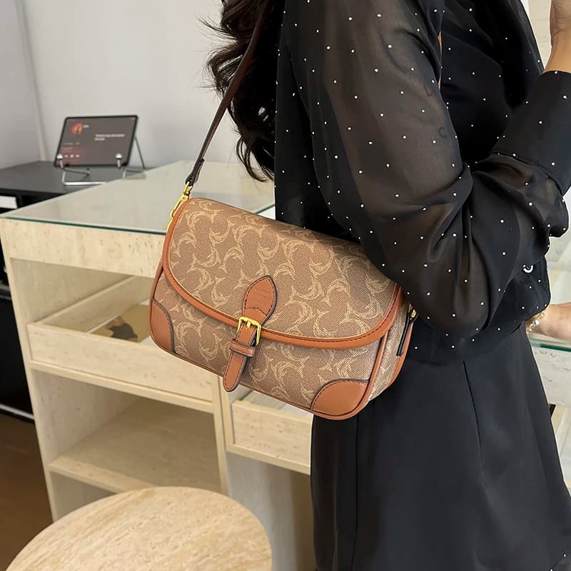 Modern elegant style chain shoulder bag, fashionable and portable small square bag, luxurious party women's crossbody bag