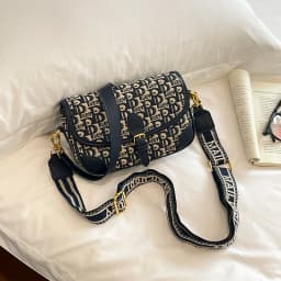Modern elegant style chain shoulder bag, fashionable and portable small square bag, luxurious party women's crossbody bag