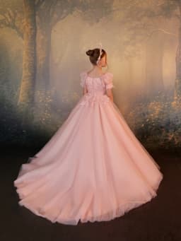 2027 New Pink Girls Tulle Dresses Pageant Gowns Delicate Elegant Pearls Appliques Kids Princess Gown Wedding Guest Clothes 3-14Y