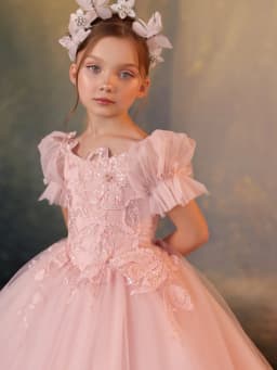 2027 New Pink Girls Tulle Dresses Pageant Gowns Delicate Elegant Pearls Appliques Kids Princess Gown Wedding Guest Clothes 3-14Y