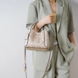 Famous design women's chain strap crossbody bag outdoor casual handbag daily use fashionable shoulder bag