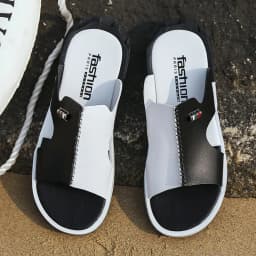 Summer new men's flip-flops flat, casual, fashionable and trendy beach shoes
