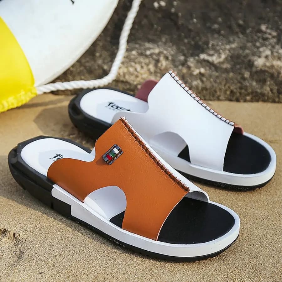 Summer new men's flip-flops flat, casual, fashionable and trendy beach shoes