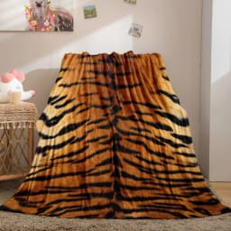 1 piece of luxurious tiger-pattern fleece blanket - comfortable, soft, skin-friendly flannel with realistic animal patterns - perfect for gifting, napping, office or outdoor use - comfortable for all seasons