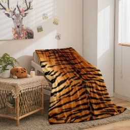 1 piece of luxurious tiger-pattern fleece blanket - comfortable, soft, skin-friendly flannel with realistic animal patterns - perfect for gifting, napping, office or outdoor use - comfortable for all seasons