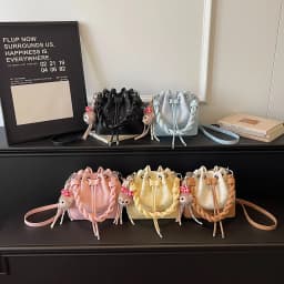 Star Print Drawstring Bucket Bag for Women, Braided Wide Shoulder Strap, Detachable Plush Doll Pendant, Mini Crossbody Bucket Purse, Multiple Colors Available