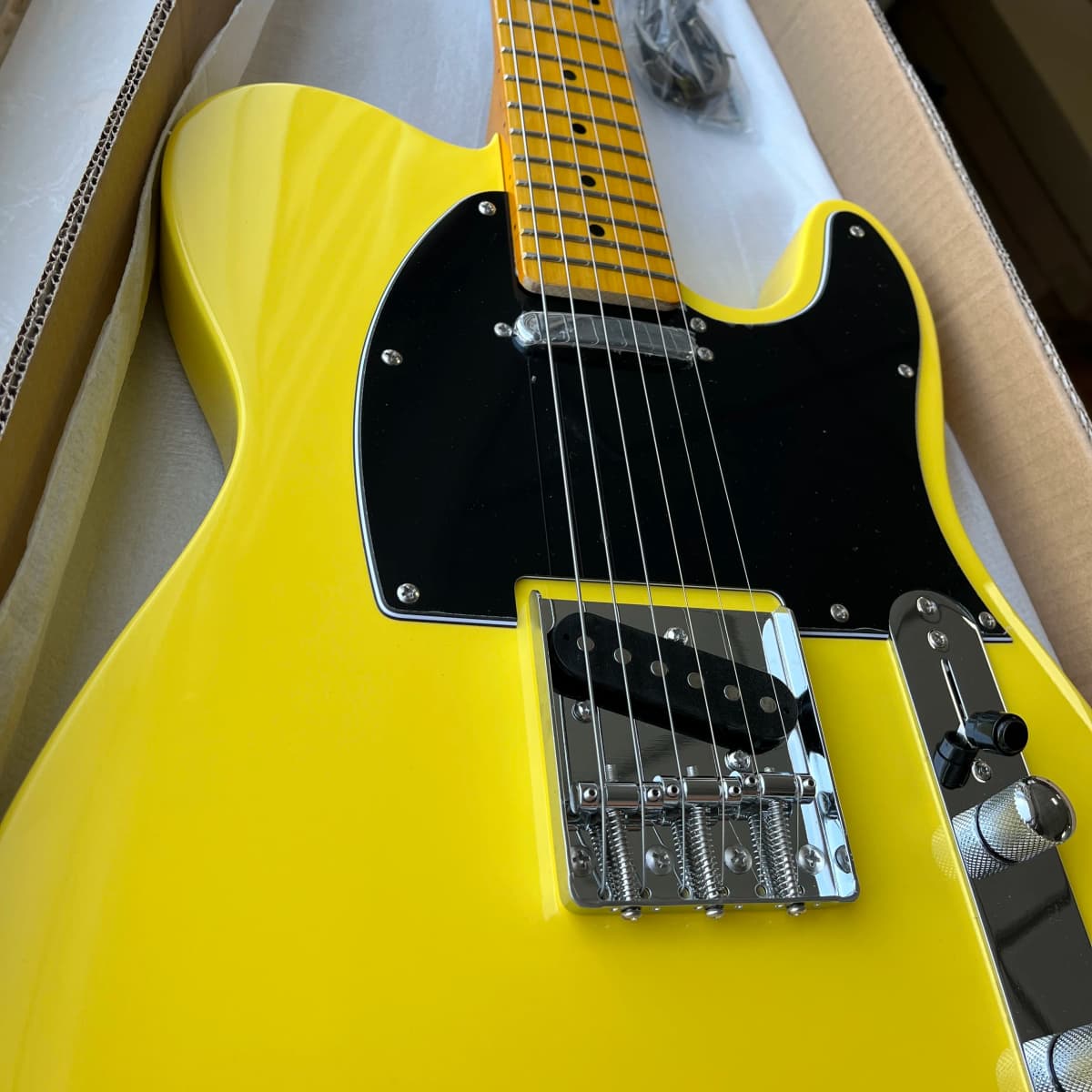 NEW Cream White Electric Guitar Mahogany Body Maple Fingerboard FREE SHIPPING Christmas Gift From An American Warehouse In Stock Free Shipping