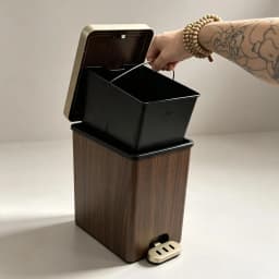 Wood Grain Square Pedal Trash Can, Plastic Step‑On Garbage Bin with Removable Inner Bucket, Odor‑Proof Lidded Waste Bin with Gold Accent for Bathroom Kitchen Bedroom Office Home