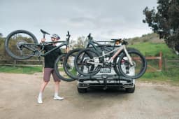 Thule Outpace 3 Bike Hitch Rack, 2" & 1.25" Hitch, 110lb Capacity | Automotive-bike-racks