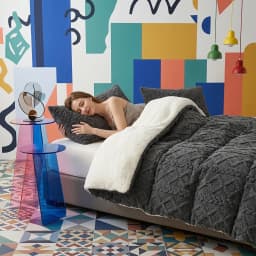 Multiple Sizes Geometric Stripe Velvet Quilt Thick Warm Soft Blanket for Winter Comfort.