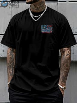 American Flag and Fish Print Short-Sleeve T-Shirt. The Design Combines The American Flag with Fishing Elements, Making It Suitable for Outdoor Fishing Enthusiasts in Summer. It'S A Great Father'S Day Gift or A Special Present for Fishing Lovers. Plu
