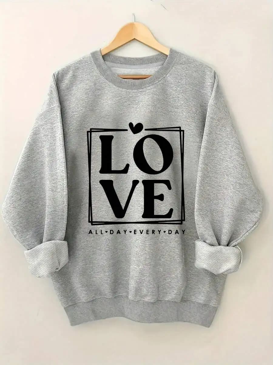Daily Casual Plus‑Size Women Pullover Sweatshirt, Love Graphic Crew Neck Long‑Sleeve Top, Comfortable Versatile Garment For Home & Going‑Out Outfits