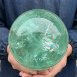 Natural Green Fluorite Crystal Sphere Ball 2-3.1in with Wood Base Large Handmade Translucent Banded Mint Green High Quality Orb Wooden Stand Display Home Decor Desk Ornament Office Decor Room Decor Bedroom Decor Table Centerpiece Collectible Feng Shui Set