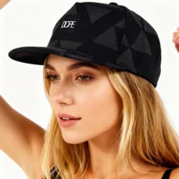 Black White Geometric Triangle Print Snapback Hat Flat Brim Hip‑Hop Baseball Cap Adjustable Streetwear Sun Hat for Men Women Daily Outdoor