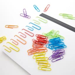 B No. 1 Regular Paper Clips for Stationary and Office Supplies Assorted Colors 33 mm 200 Per Pack