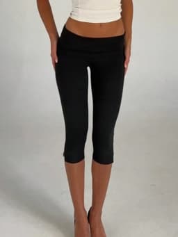 Women's Y2K Low Waist White Capri Leggings Fold Over Waistband Split Hem Solid Color Slim Fit Stretchy Cropped Leggings Buttery