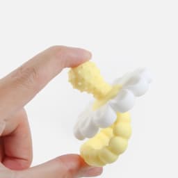 BPA Free Silicone Baby Teether Flower Shape Pacifier Teething Ring Newborn Soothing Chew Toy Infant Grip Molar Sensory Toy