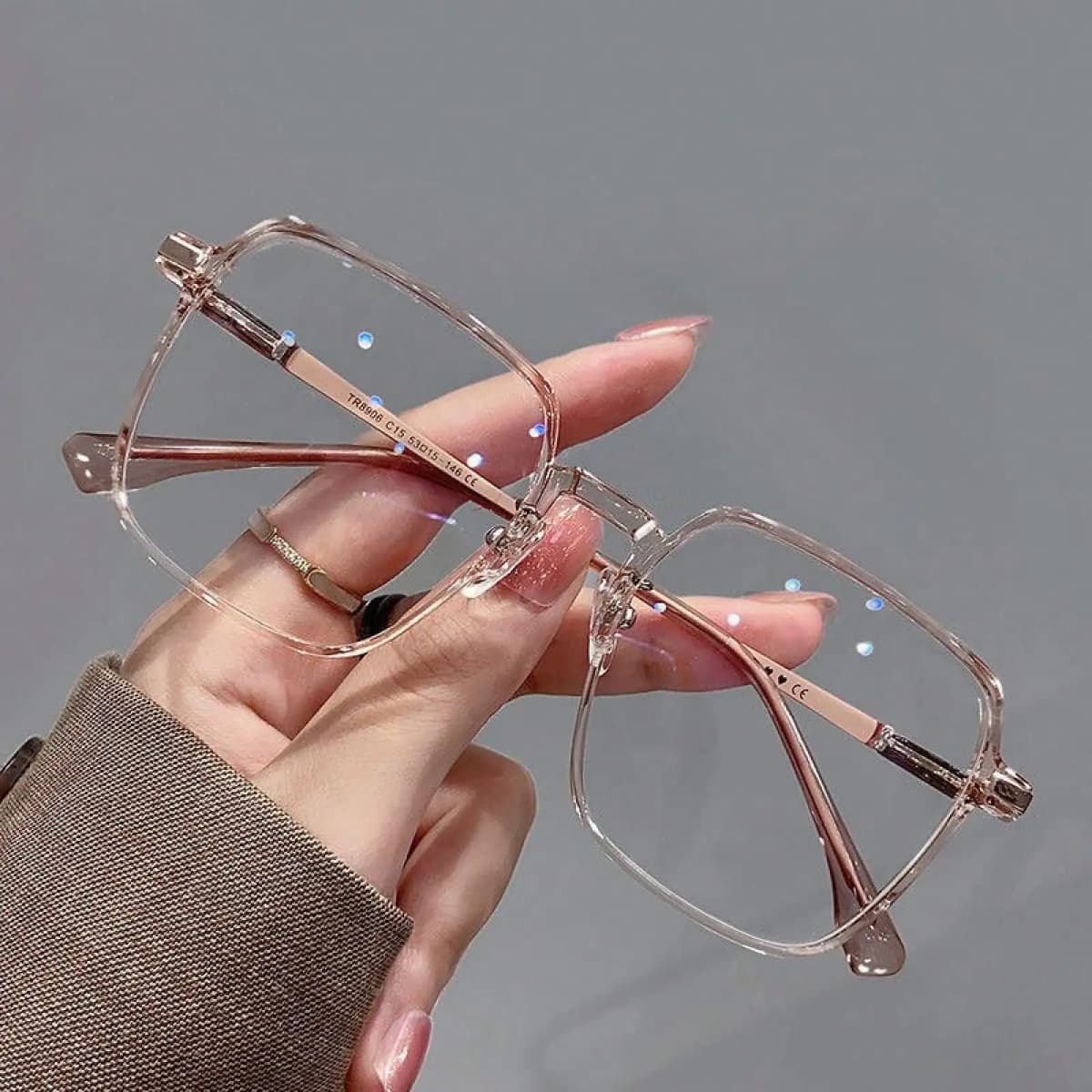 1 Pair of Women's Anti-Blue Glasses, Suitable for Using Computers, Watching TV, Playing Games and Using Mobile Phones, with Beautiful Glasses, Lenses and Fashionable Glasses