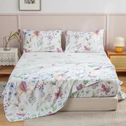 Red Spider Lily Print Bedding Set (1 Fitted Sheet, 1 Flat Sheet, 2 Pillowcases) Ultra-Soft Breathable Fabric, Skin-Friendly, Comfortable, Breathable, Machine Washable, Suitable for All Seasons, Elegant and Exquisite, Ideal Choice for Bedroom and Guest Room