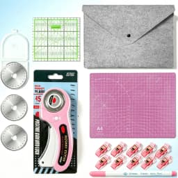 7-Piece Sewing Supplies Set, 45mm Rotary Cutter for Sewing, Round Blade, A4 Cutting Mat, Thickened Cutting Board, Sewing Ruler, Marker Pen, Clips, and Storage Bag – Suitable for DIY Hand Tools, Patchwork, Leather, Felt