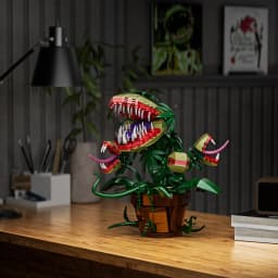 Horrors Audrey II Piranha Plant Building Blocks Kit Horror Flower Desktop Ornament Bricks Toys Holiday Gifts for Adult Film Collectors