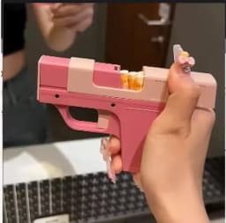 （No Gas）Windproof Refillable Pink Lighter Cigarette Case Creative Gun Shape Smoke Holder Gift for Boyfriend