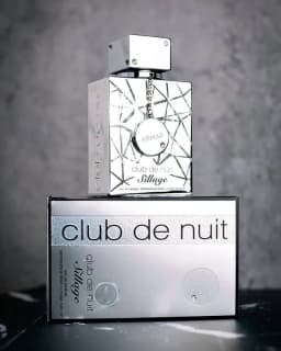 Armaf Club De Nuit Sillage Eau De Parfum Spray for Unisex – Fresh Citrus Aromatic & Woody Musk Scent, Bergamot, Black Currant, Violet & Sandalwood, Long-Lasting Fragrance, Perfect Gift, 3.6 Fl oz / 105 ml
