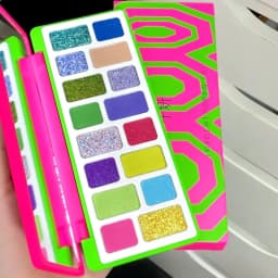 Chéeryep 16 Color Eye Shadow Plate Matte Shimmer Glitter Pressed Highly Pigmented Powder,Natural Velvet Texture Eye Shadow Kit