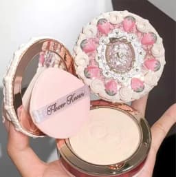 Flower Knows Knight Unicorn Cloud Powder Strawberry Cupid Pressed Powder Matte Soft Focus Oil Control Holding Powder